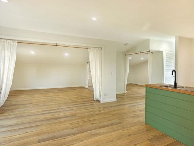 Charming Queenslander with Separate Retreat – Ideal for Multigenerational Living