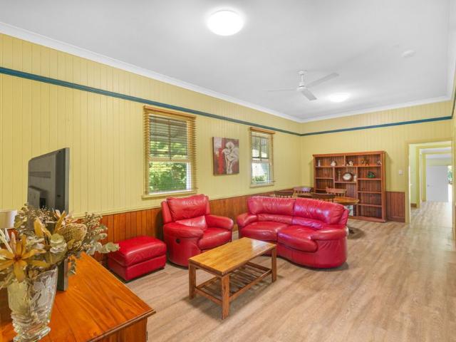 Charming Queenslander with Space, Character & Convenience