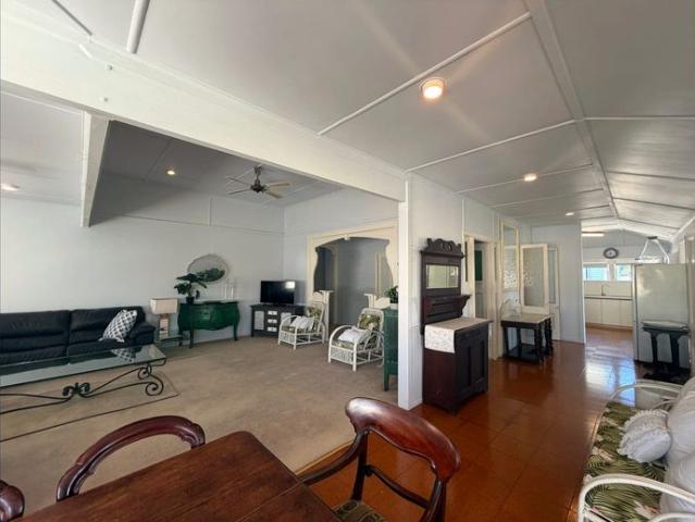 Charming Queenslander with Sweeping Lake Views Fully Furnished Living