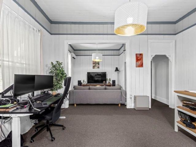 Charming Queenslander Unit