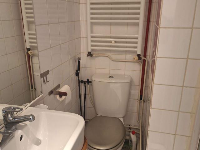 Charming quiet apartment – a stone's throw from Gambetta metro station, Paris 20th arrondissement T, Paris Amsterdam Apartments for Rent