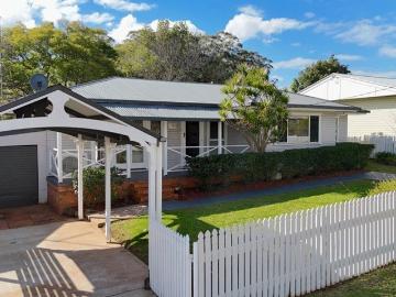 Life is a charm here in Rangeville, behind that charming White Picket Fence