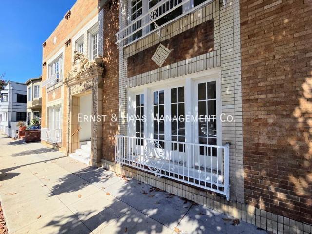 Charming Remodeled Studio Near Downtown Long Beach!