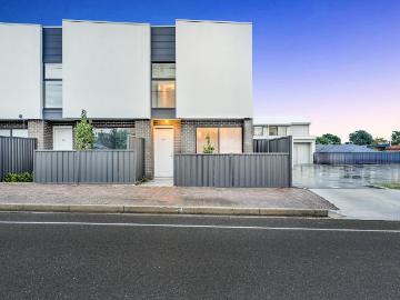 Charming Rental in Seacombe Gardens