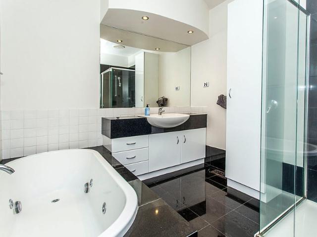 Charming Renovated 2 Bedroom Home in Prime Location!