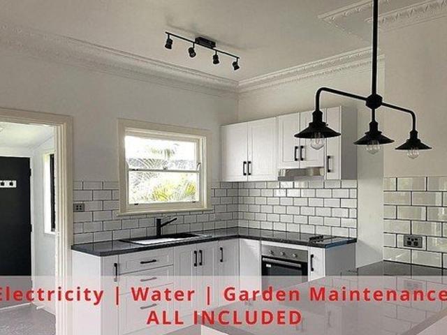 Charming Renovated Cottage with Utilities & Garden Maintenance Included
