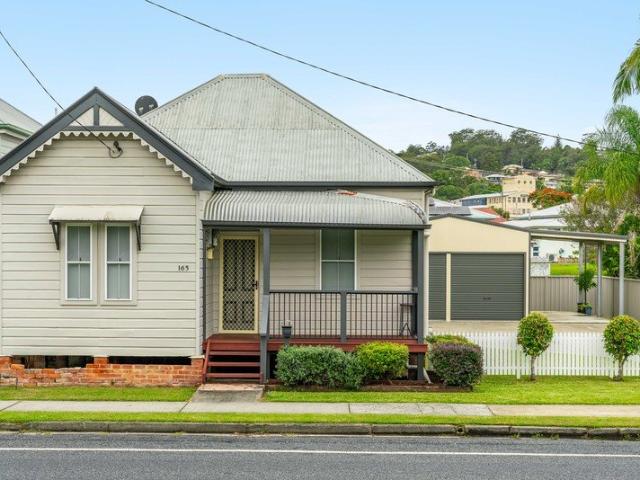 Charming Renovated Cottage in the Heart of Maclean