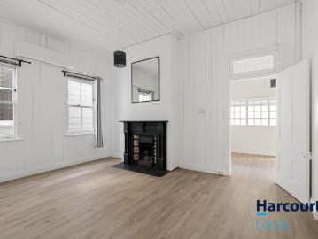 Charming Renovated Cottage in the Heart of Spring Hill