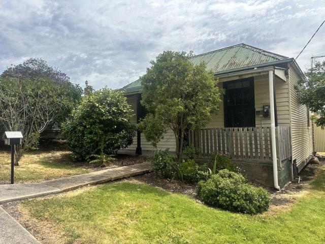 Charming Renovated Cottage in Central Terang