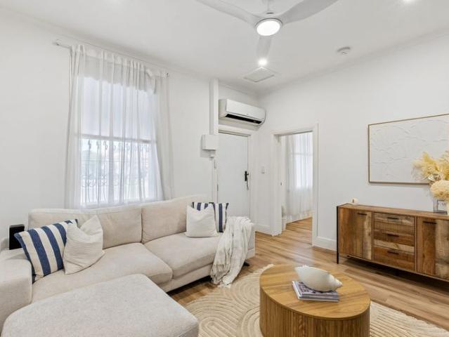 Charming Renovated Cottage in Glenelg North