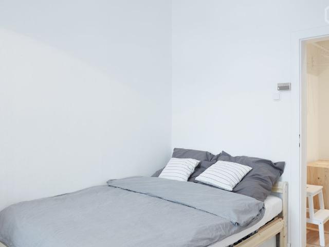 Charming renovated apartment in Cologne Sülz, Koln Amsterdam Apartments for Rent