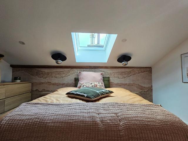 Charming renovated apartment with terrace quiet and comfortable!, Lyon Amsterdam Apartments for Rent