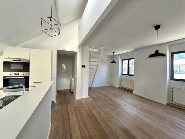 charming renovated apartment 1 bdr + study