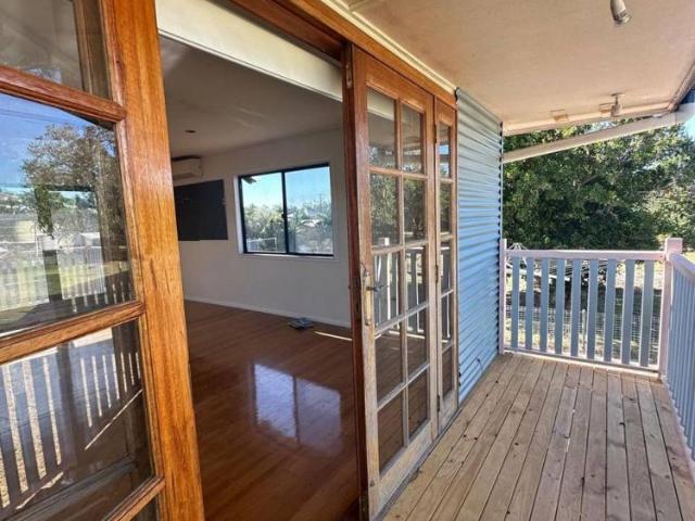 Charming Renovated Home in the Heart of Biggenden