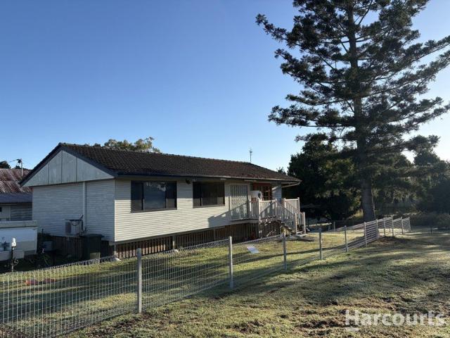 Charming Renovated Home in the Heart of Biggenden