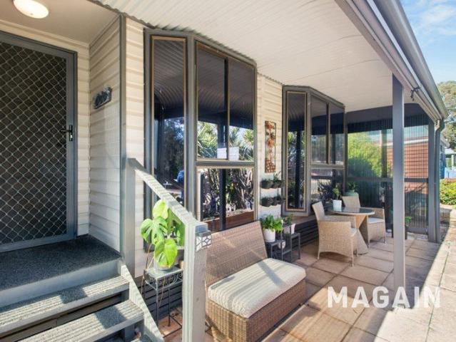 Charming, Renovated Home in the Over 50s Section of Woodcroft Residential Park