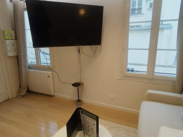 Charming Renovated Studio near Eiffel Tower & Invalides