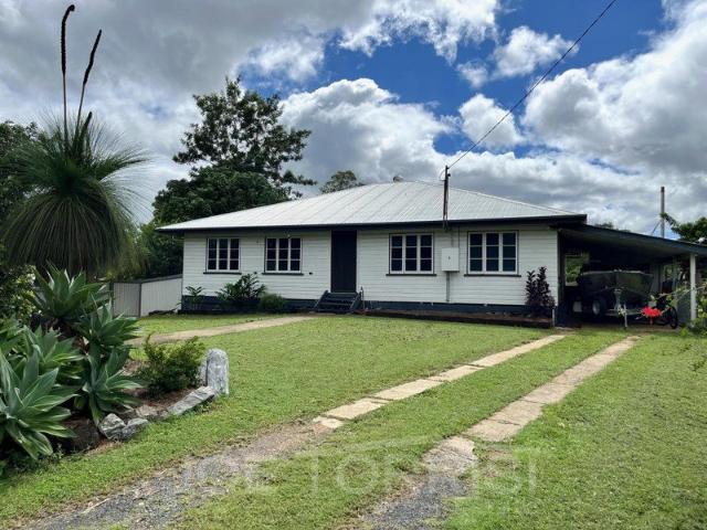 CHARMING RENOVATED QUEENSLANDER