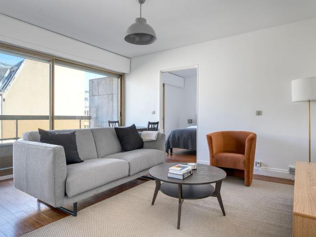 Charming Ready to Move In Parisian Apartment, Paris Amsterdam Apartments for Rent