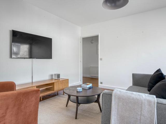 Charming Ready to Move In Parisian Apartment, Paris Amsterdam Apartments for Rent