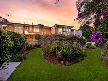 Charming Red Brick Residence. 923sqm. No rear neighboursâ¦