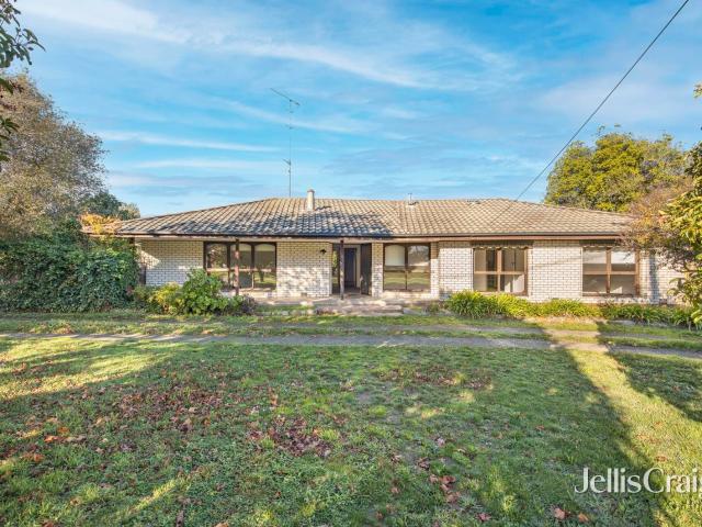 Charming Redan living with space, style & convenience