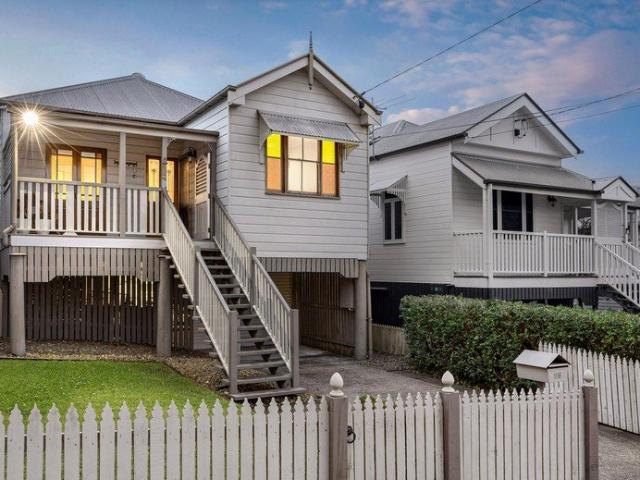 Charming Replica Queenslander Living in Sought After Norman Park