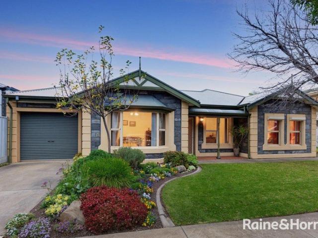 Charming Reproduction Bluestone Courtyard Villa!