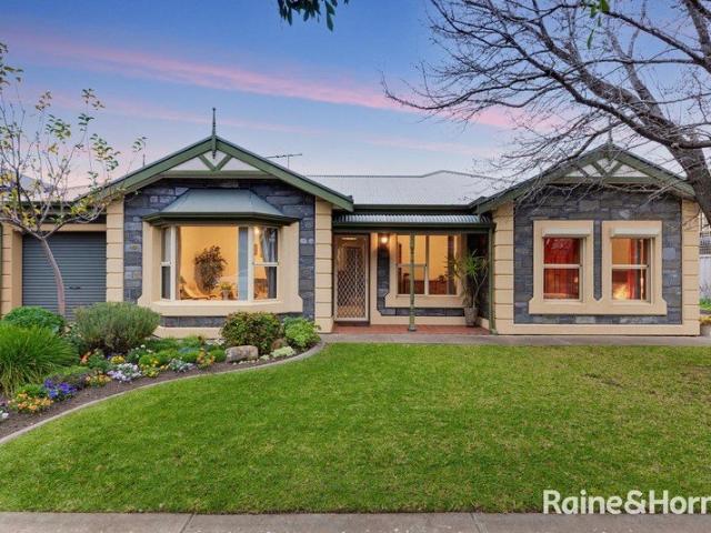 Charming Reproduction Bluestone Courtyard Villa!