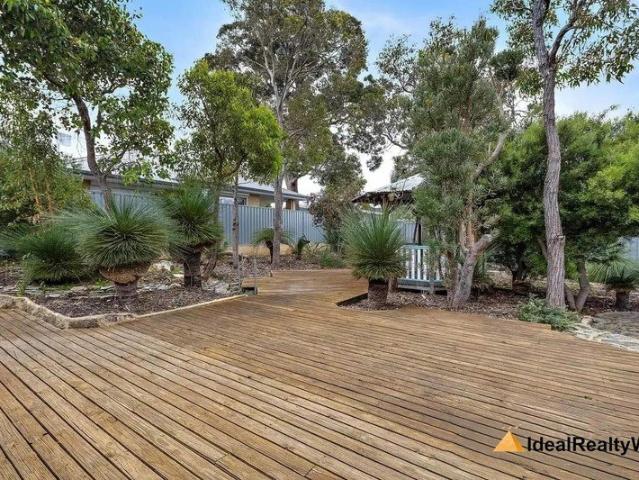 CHARMING RESIDENCE & MAGNIFICENT VIEWS & SUBDIVISION POTENTIALLY