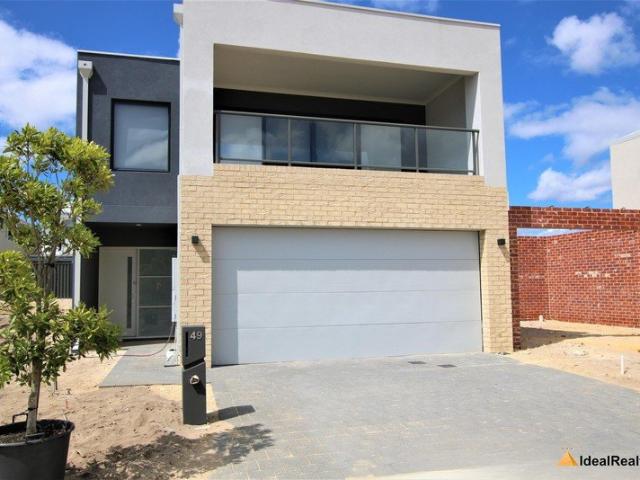CHARMING RESIDENCE & WALKING DISTANCE TO THE PARKS
