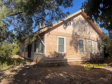 Charming Retreat in Berrigan: Make this your Dream Property!