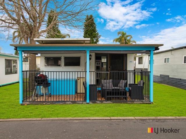 Charming Retro Coastal Holiday Retreat Pet Friendly & Direct Beach Access !