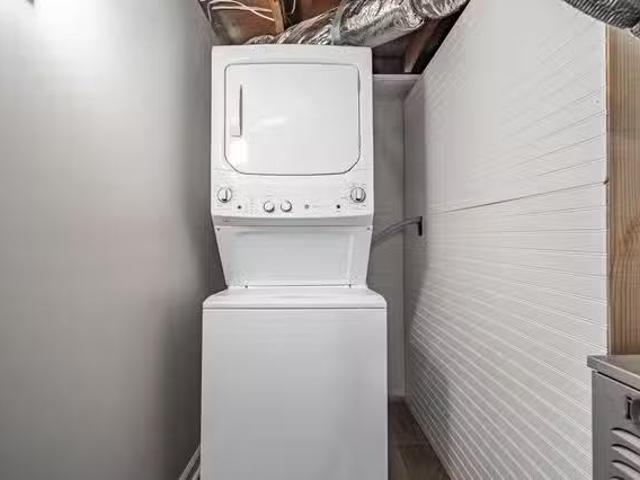 Charming Riverdale Home with Spacious Yard id. 10211