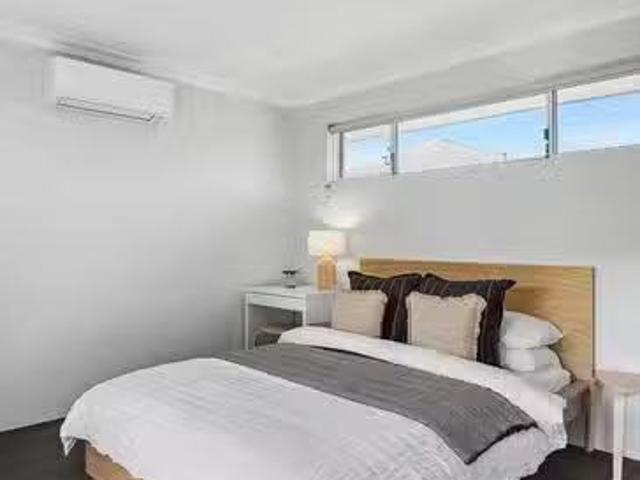 Nice ROOM 1 Sicklemore Rd Road, Parmelia, WA 6167