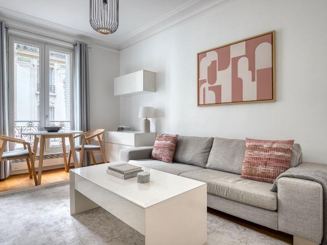Charming Roquette 1 Bedroom Near Paris Attractions, Paris Amsterdam Apartments for Rent