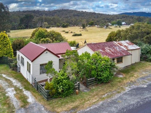 Charming Rural Retreat with Tourism Venture Potential