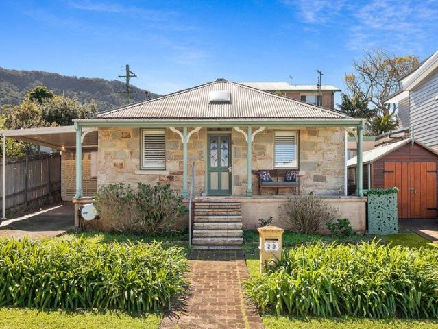Charming sandstone cottage