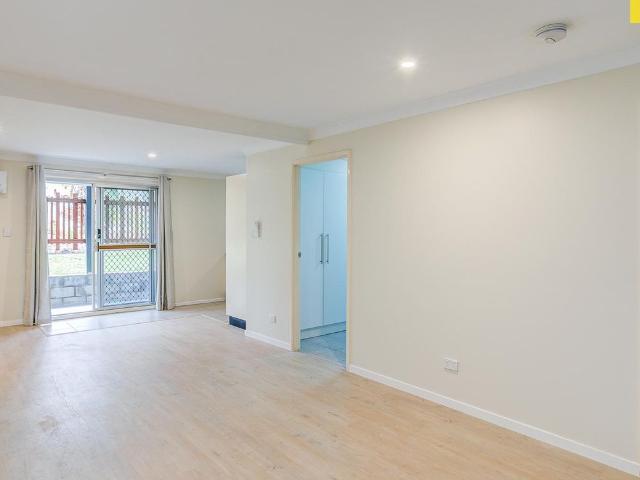 Charming Semi Detached Home Perfect for Easy Living!