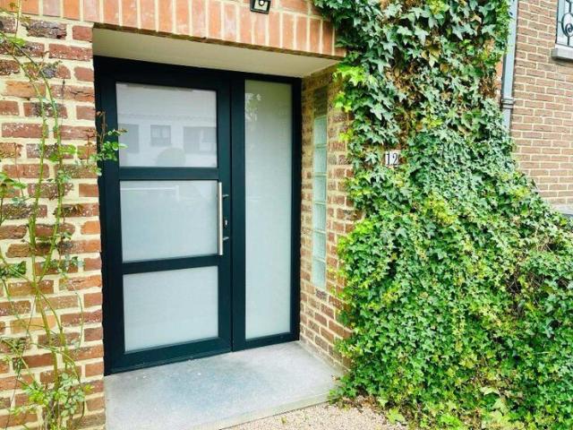 Charming Semi Detached House with Garden