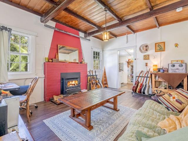 Charming Semi Furnished Cottage in South Leura
