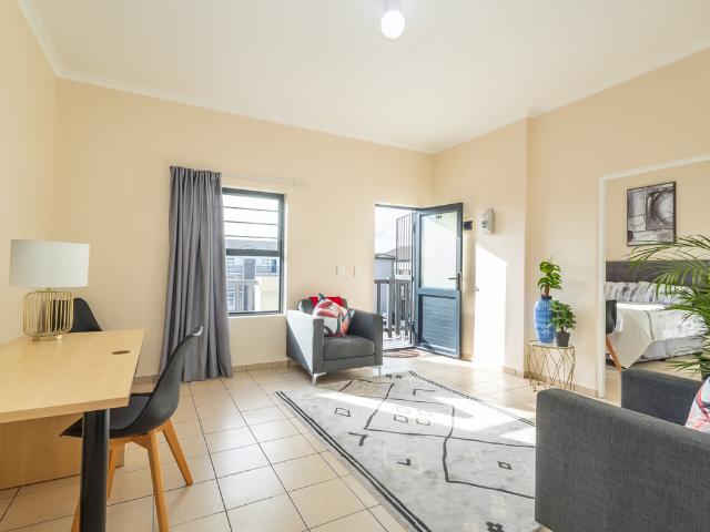 Charming Second Floor Two Bedroom Apartment in Riverside Mews, Parklands, Cape Town