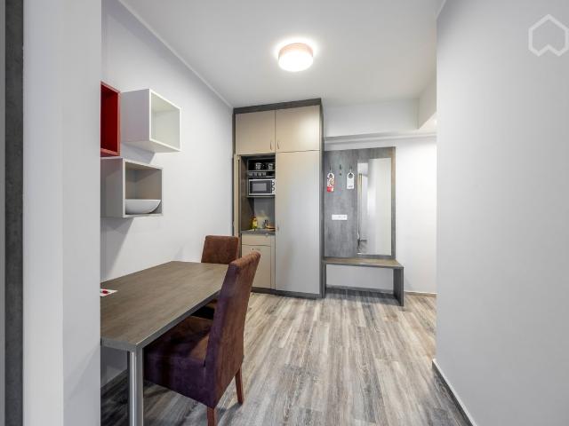 Charming serviced flat in perfect location at Schloßpark Nymphenburg, Fitness included, Munchen Amsterdam Apartments for Rent