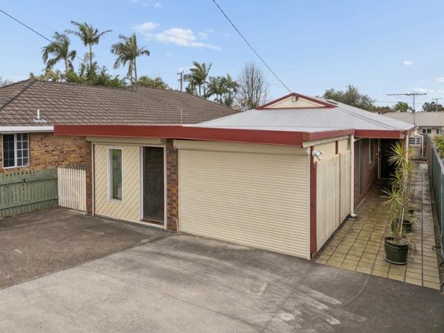 CHARMING SHERWOOD OPPORTUNITY IN A PRIME LOCATION