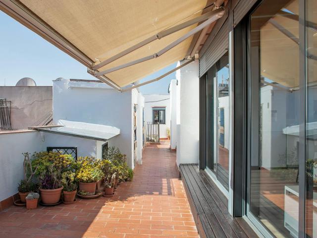 Charming single bedroom in this super bright attic next to Catedral de Barcelona