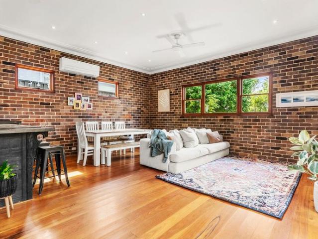 Charming Single Level Brick Home 6 Month Lease