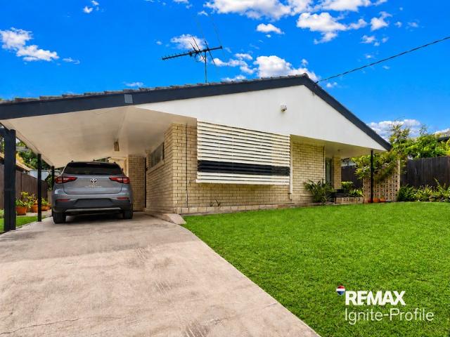 CHARMING SINGLE LEVEL HOME IN A CONVENIENT JAMBOREE HEIGHTS LOCATION