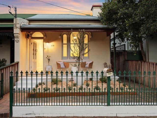 Charming single level semi on wide 189sqm block