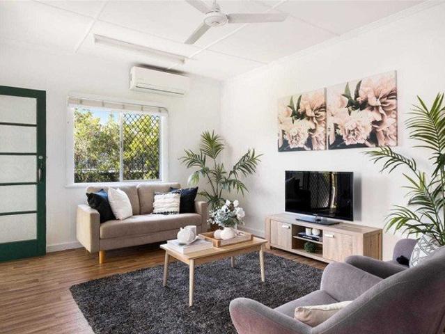 Charming single level residence is situated on a tranquil street in Rocklea
