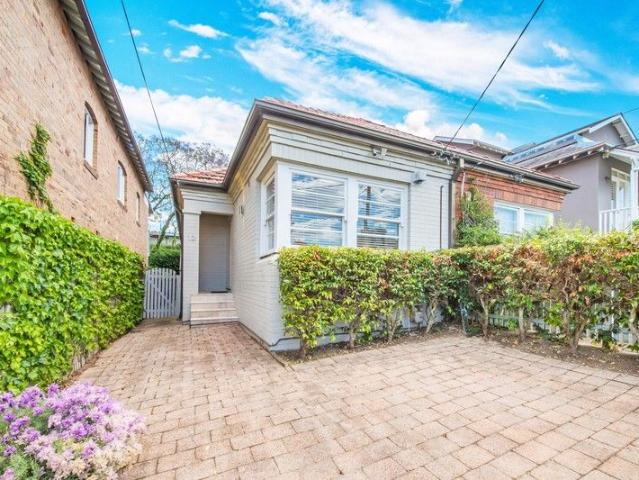 Charming Single Storey Home with Unbeatable Access